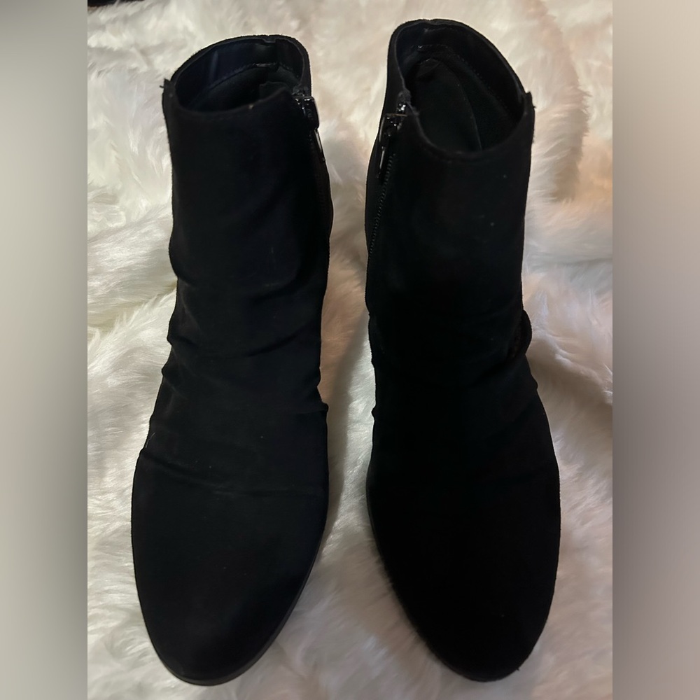 Black Arizona Ankle Boots, Size 9, great condition!